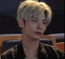 Which kpop idol thinks ur hot ω ゞ Quiz Quotev