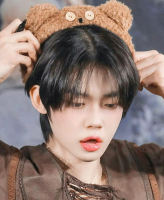 Your Daily Life // Get A KPOP Idol - Quiz | Quotev