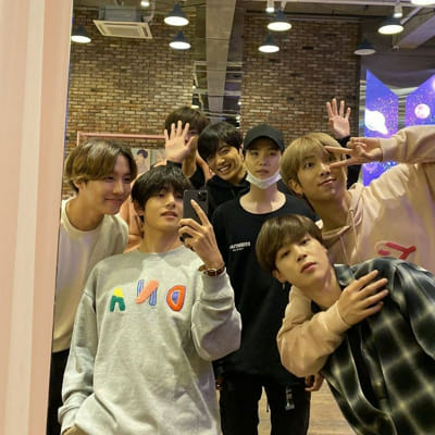 which kpop idol have a crush on you? - Quiz | Quotev