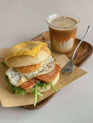 𝚆𝚑𝚘 𝚒𝚜 𝚜𝚎𝚌𝚛𝚎𝚝𝚕𝚢 𝚌𝚛𝚞𝚜𝚑𝚒𝚗𝚐 𝚘𝚗 𝚞 - Quiz | Quotev