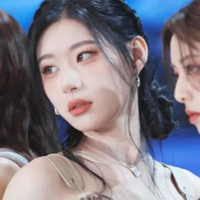 Your kpop idol life pt3 - Quiz | Quotev