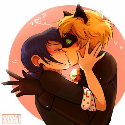 Miraculous Ladybug and her Boyfriend Cat Noir Secret Love Kiss