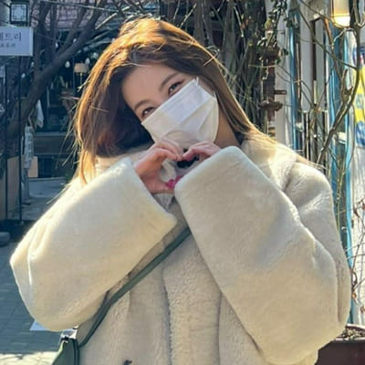 Dating door | Kpop | - Quiz | Quotev