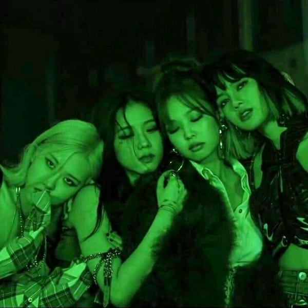 choose an outfit + see what blackpink member you are Quiz Quotev