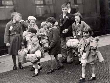 How Well Do You Know About Evacuees In WW2? - Test | Quotev