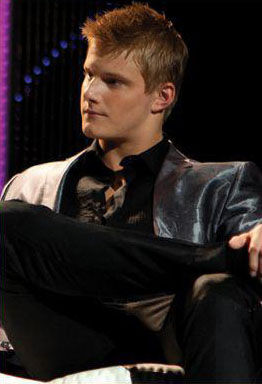 hunger games cato shirtless
