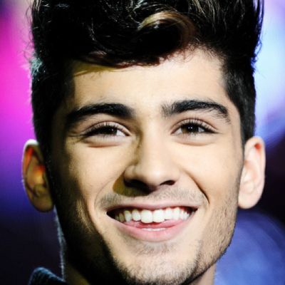 Chapter 5 A Life Changing Concert Zayn Malik Love Story Zayn's haircuts are always on point zayn's hairstyles never cease to amaze, going from short to long or messy to polish on a weekly basis. quotev