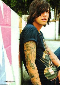 Chapter 2 Broken Love Fear Kellin Quinn Ls Quinn was the vocalist of the band closer 2 closure with guitarist songwriter titus lockard before joining sleeping with sirens in 2009. chapter 2 broken love fear kellin