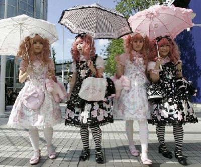 japanese lolita street fashion