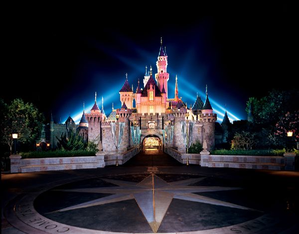 which-disneyland-land-fits-your-personality-quiz