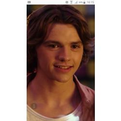 lee flynn the kissing booth