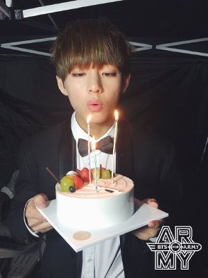 Happy Birthday Kim Taehyung December 30 1995 Happy Birthday Bts 18 19 Ver