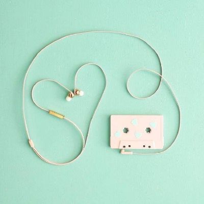 Create an outfit and get a KPOP song! - Quiz