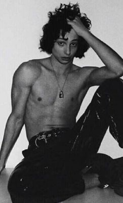 finn wolfhard without a shirt