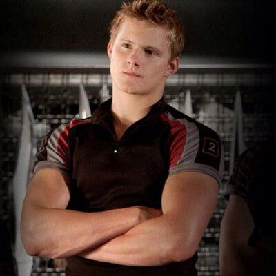 hunger games cato shirtless