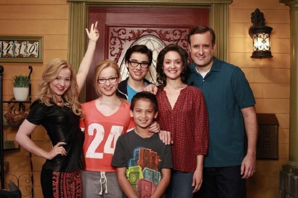 Liv and maddie on sale season 1 episode 1