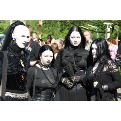 How To Be Mall Goth? – Ovniki