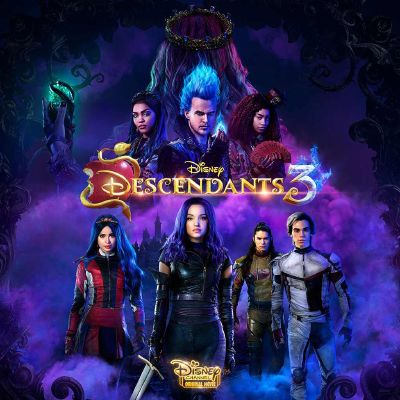  Descendants : Dove Cameron, Cameron Boyce, Booboo Stewart,  Sofia Carson, Mitchell Hope, Melanie Paxson, Brenna D'Amico, Sarah Jeffery,  Zachary Gibson, Jedidiah Goodacre, Dianne Doan, Dan Payne, Keegan Connor  Tracy, Wendy Raquel